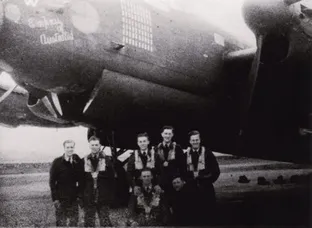 Kevin McSweeney and his crew beside Lancaster Aircraft Queenie