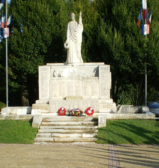 Anglet war memorial
